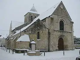 The church of Saint-Gilles, in L'Ile-Bouchard, in the snow