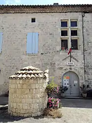 The town hall of Lacour