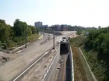 A flying junction located south of the tunnel separates tracks to the south from those to the east (construction phase, 2009).