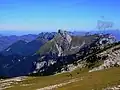 From the summit, a panorama of the Chartreuse massif: the Lances de Malissard overhanging the col de Bellefond.