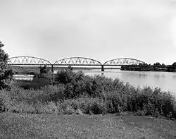 Liberty Memorial Bridge