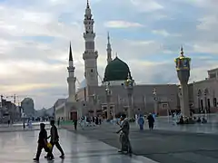 Masjid an-Nabawi at sunset