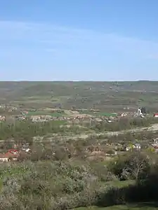 Mihăești and Râul Târgului, seen from the west (spring 2011)