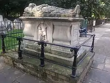 Monument to John Bunyan, Central Broadwalk