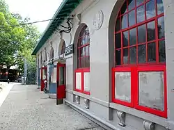 Facade of the Morris Park subway station entrance