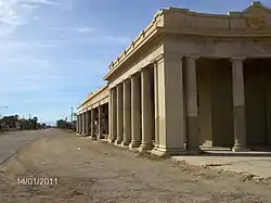 Abandoned commercial building in Niland