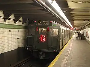 The "2007 Holiday Shopper's Special", which ran on December Sundays in 2007, consists of a group of museum cars.