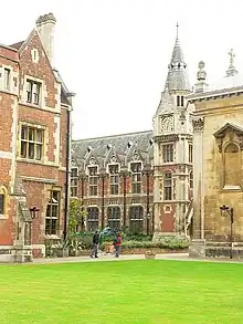 Pembroke College, Library