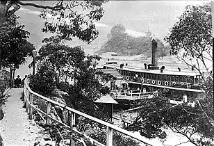 A then new K-class ferry at the wharf, 1905.