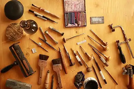 Engraving tools and a box of pastels used by Malo-Renault