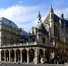 View of the church from Rue de Rivoli