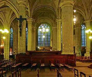 The choir and transept, with classical columns