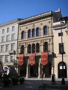 Entrance of the Bank complex on the Freyung square, 2006