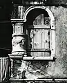 Side window of the first noble floor, photo by Paolo Monti