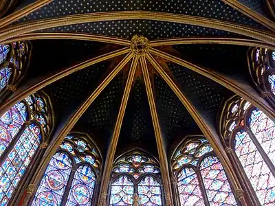 Vaults of the apse (Note the fleur-de-lis symbol, inherited from the Capet line of Louis IX's father, Louis VIII Capet, of France)