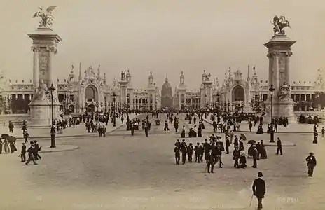 View of the Pont Alexandre III toward Les Invalides