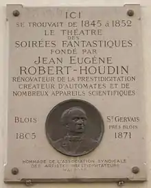 Commemorative plaque, 11 rue de Valois in Paris, where one could experience the Soirées fantastiques of Robert-Houdin