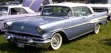 1957 Pontiac Star Chief Catalina hardtop sedan