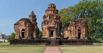 Prasat Sikhoraphum (Sikhoraphum Temple)