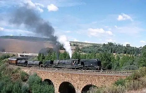 Two water tenders on Class GMAM no. 4122, c. 1993