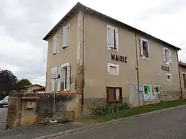 The town hall in Sadeillan