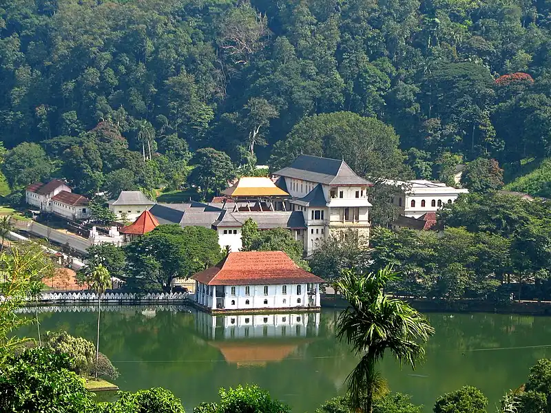 Temple of the Tooth, Kandy