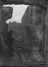 NARA copy #48(No image caption, in section This is how the former Ghetto looks after having been destroyed)Probably court yard of Franciszkańską 30