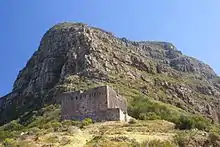 After the First British occupation of the Cape in 1795, General J. H. Craig extended the French Line by building three more blockhouses further up Devil’s Peak. They were the Queen’s Blockhouse on the Zonnebloem estate, the Prince of Wales at a height of Type of site: Blockhouse Previous use: Fortification.