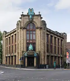 Causeyside Street, Russell Institute