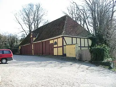 The carriage house