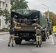 Internal troopers getting into the truck