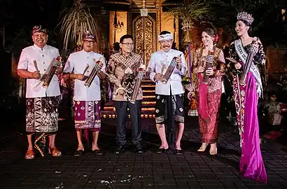 Suardana (right) at the 2022 Ubud Writers & Readers Festival opening ceremony.