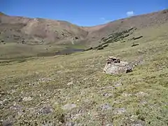 Cairns mark the path to Gabbro Pass.