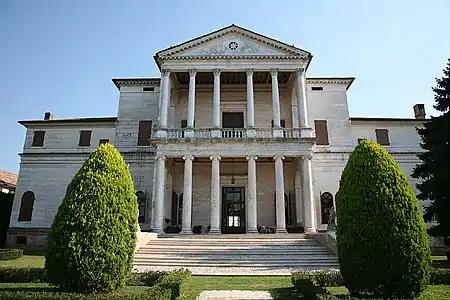 Villa Cornaro (begun 1553) combined rustic living and an imposing space for formal entertaining