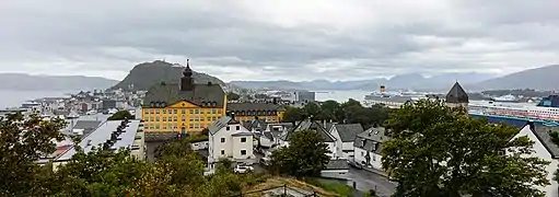 Cruise port and Aspøy School