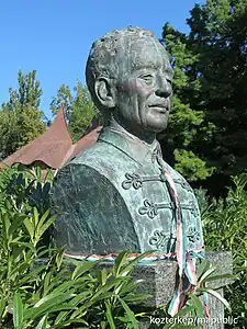 Albert Wass statue in Szarvas, Hungary (2007)